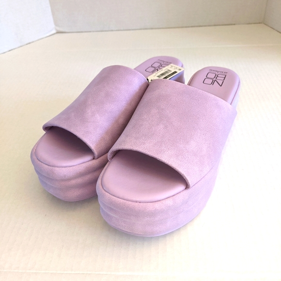 No Boundaries Shoes - ✨NWT✨No Boundaries Open Toe Lavender Platform Sandals/Mules
